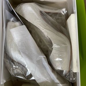 Brand new David’s bridal heels sz 8.5